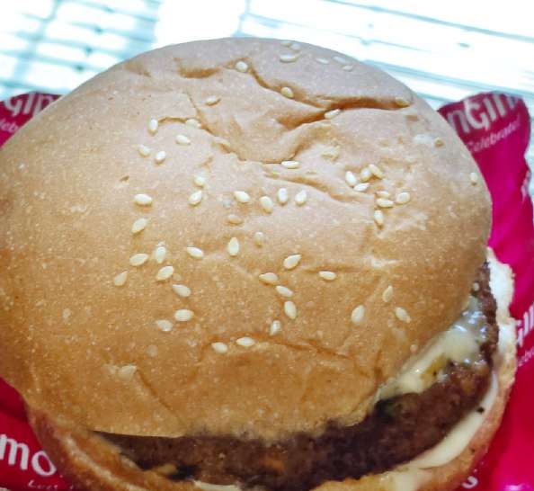 Golden sesame bun burger