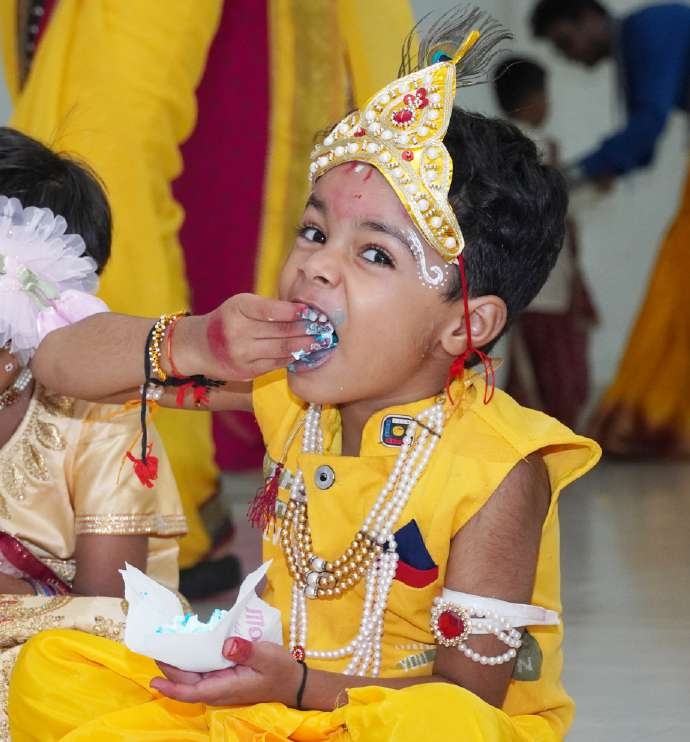 Little Krishnas Dancing